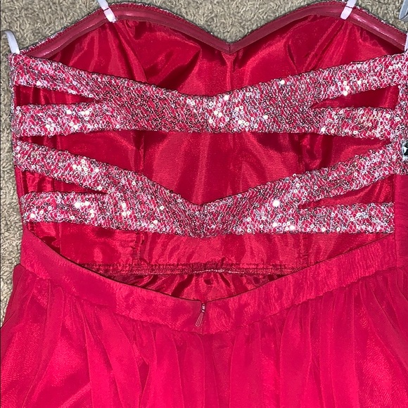 Dress - Picture 4 of 6